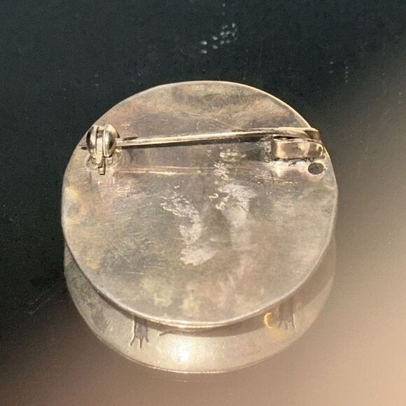 Vintage Mexican 925 Silver Round Brooch with Engraved Tropical Design - Picture 5 of 5